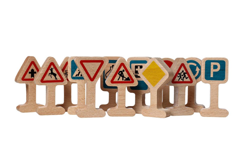 Trafik levhalarının anlamı nedir?